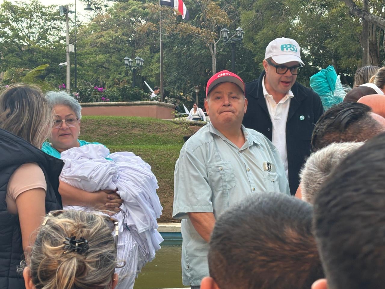 Freddy González, dirigente cooperativista inhabilitado para ejercer cargos públicos y coordinador de Logística de la campaña de Laura Fernández.