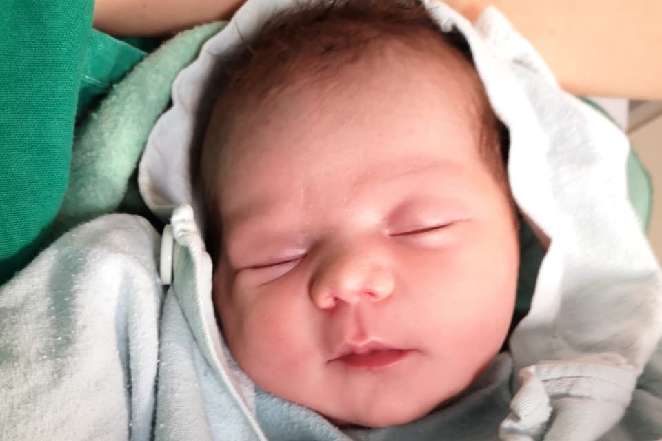 Abby, una ternurita de 47 centímetros, es el tercer bebé in vitro que nace en la Caja