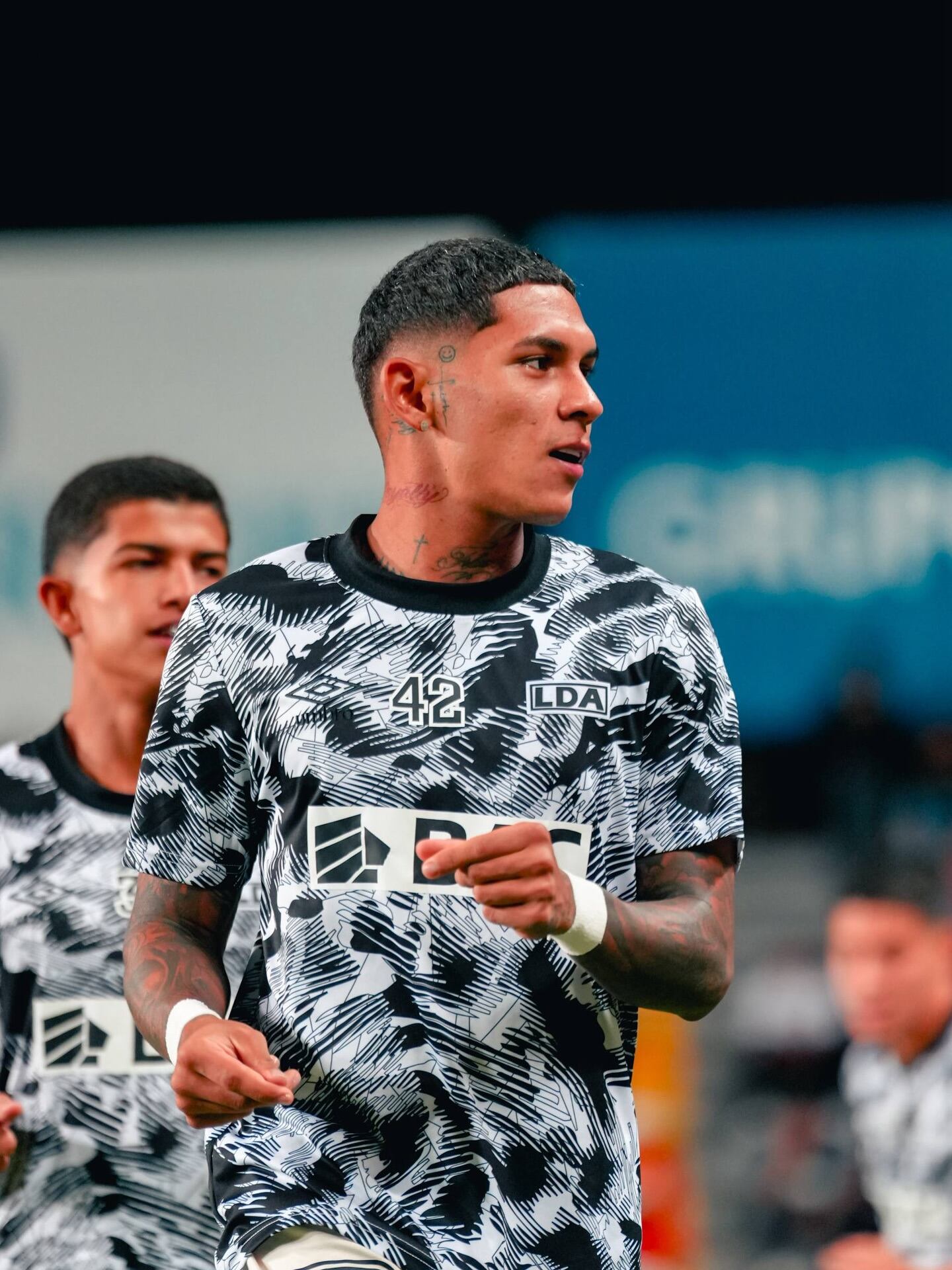 John Paul Ruiz e Isaac Badilla fueron suplentes en el clásico nacional del 30 de agosto. El jugador de 17 años ingresó en el minuto 70.