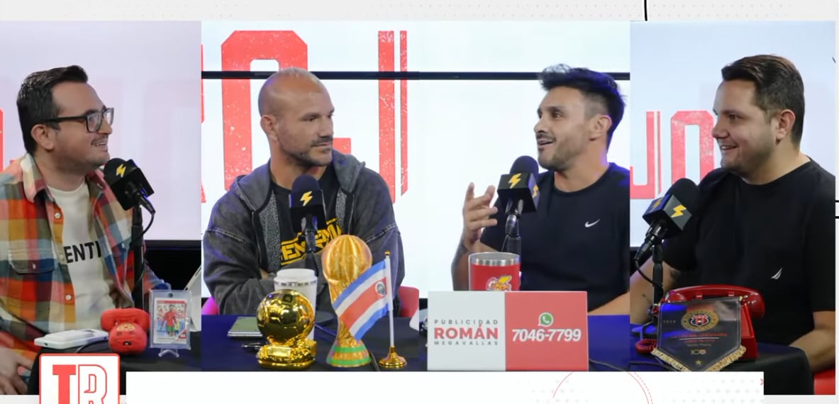 Los otros intengrantes de 'Teléfono Rojo' tampoco podían creer lo que pasó.