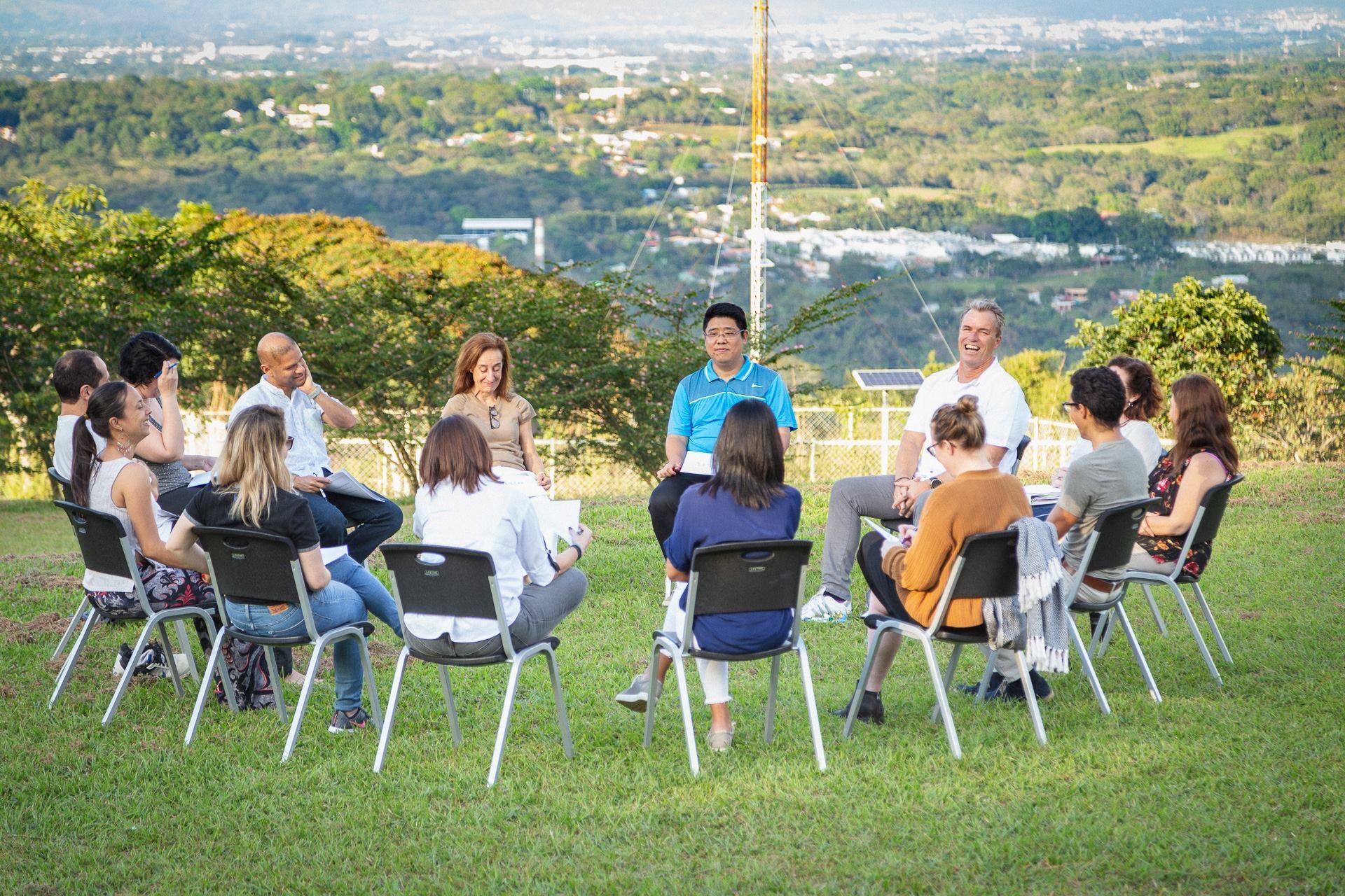 La Universidad para la Paz abrió su convocatoria 2025 para becas completas y parciales en diplomados virtuales de Liderazgo Global e Innovación Social.