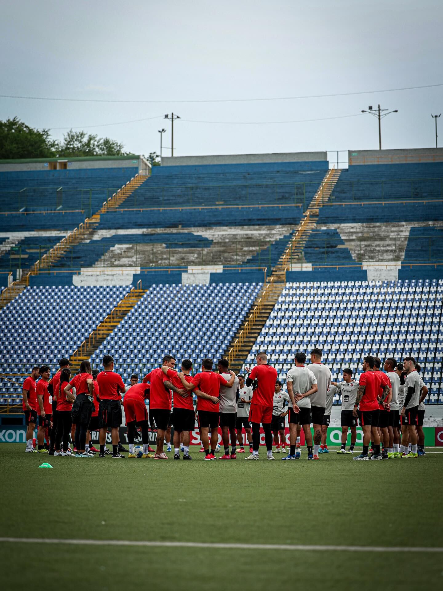 Liga Deportiva Alajuelense se entrenó este martes en el Estadio Nacional de Nicaragua, dos días antes del partido contra Managua FC, en la Copa Centroamericana de Concacaf.