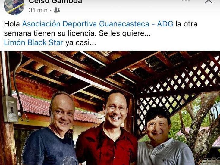 Esta es la fotografía de Celso Gamboa con Jorge Arias, presidente de la ADG.