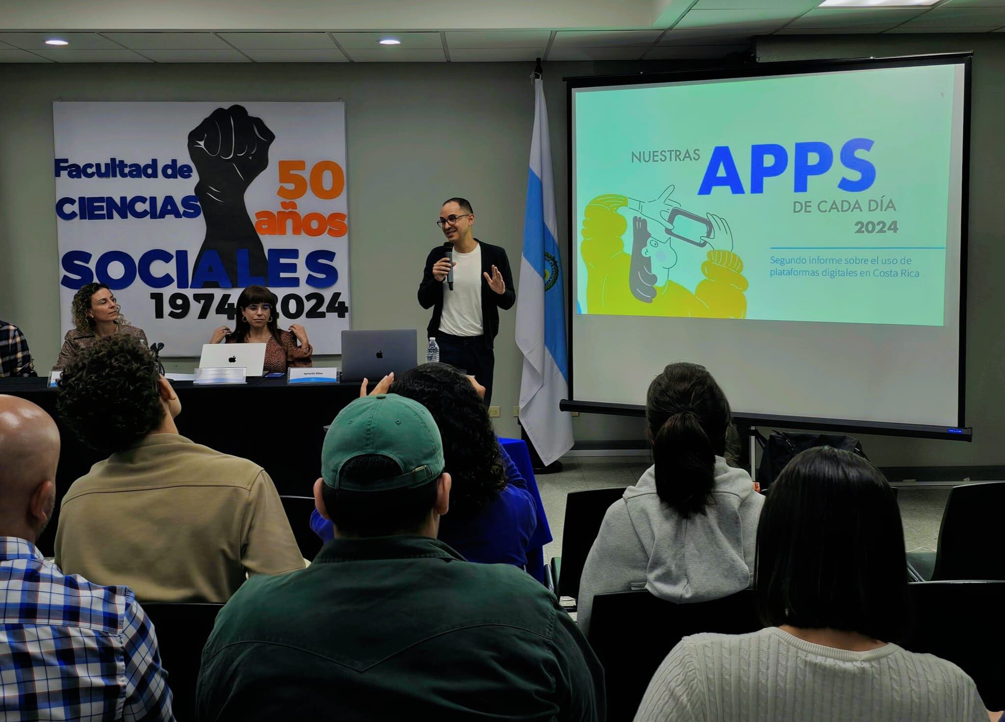 Centro de Investigación en Comunicación (Cicom), de la Universidad de Costa Rica (UCR). Estudio sobre redes sociales Facebook Instagram TikTok
