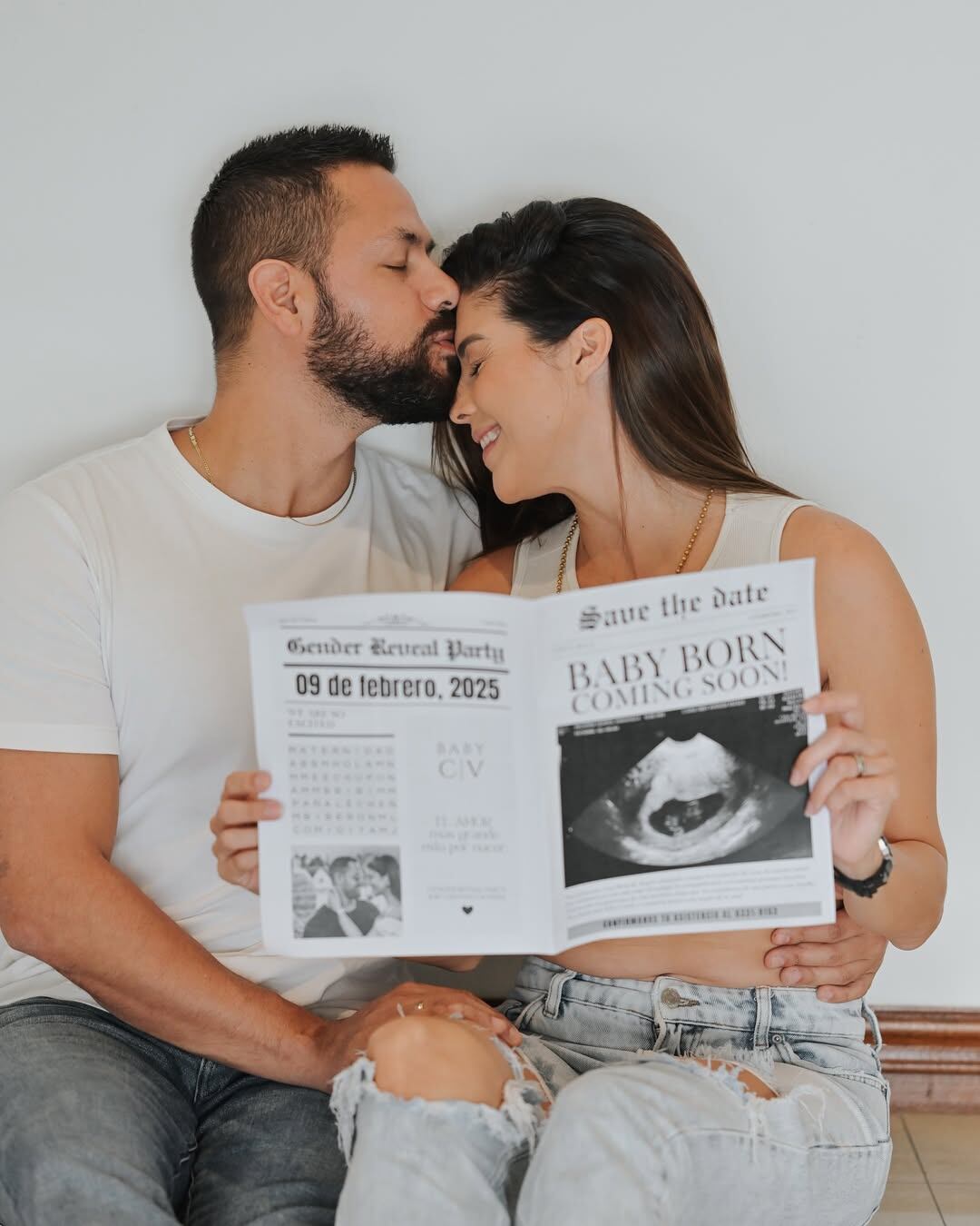 Marianela Valverde y su esposo Juan David Cardona presentan oficialmente a su hija Macarena.