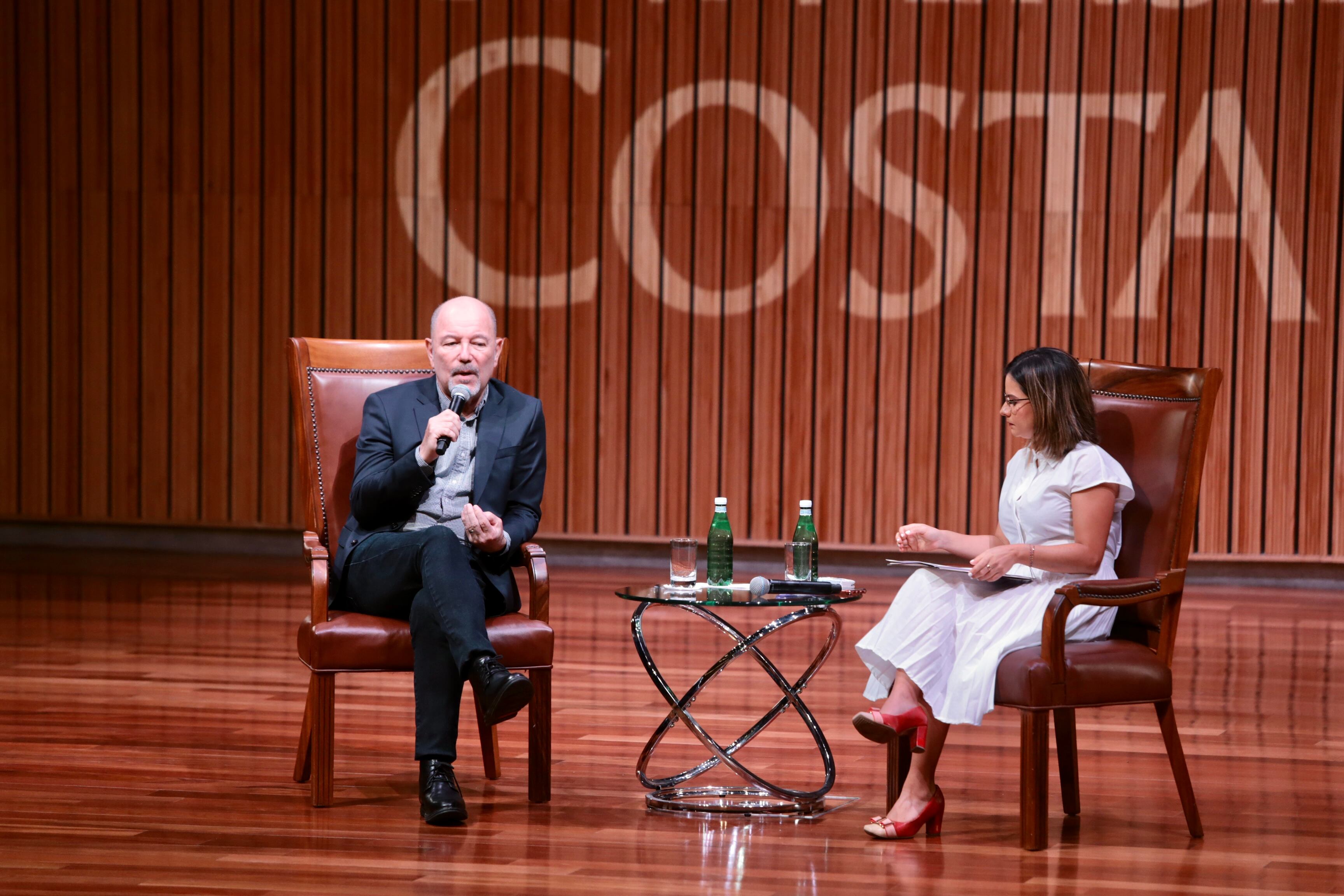 11/09/2023 En la UCR el cantautor Rubén Blades, realiza un conversatorio con la señor IIka Tremillo en el auditorio. Foto Alonso Tenorio