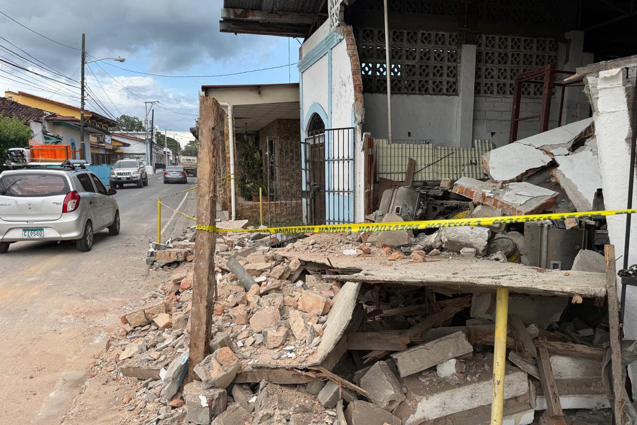 Un temblor de magnitud 7,7 sacudió Panamá este viernes 9 de octubre y provocó daños en edificios, viviendas y carreteras de distintas regiones del país.