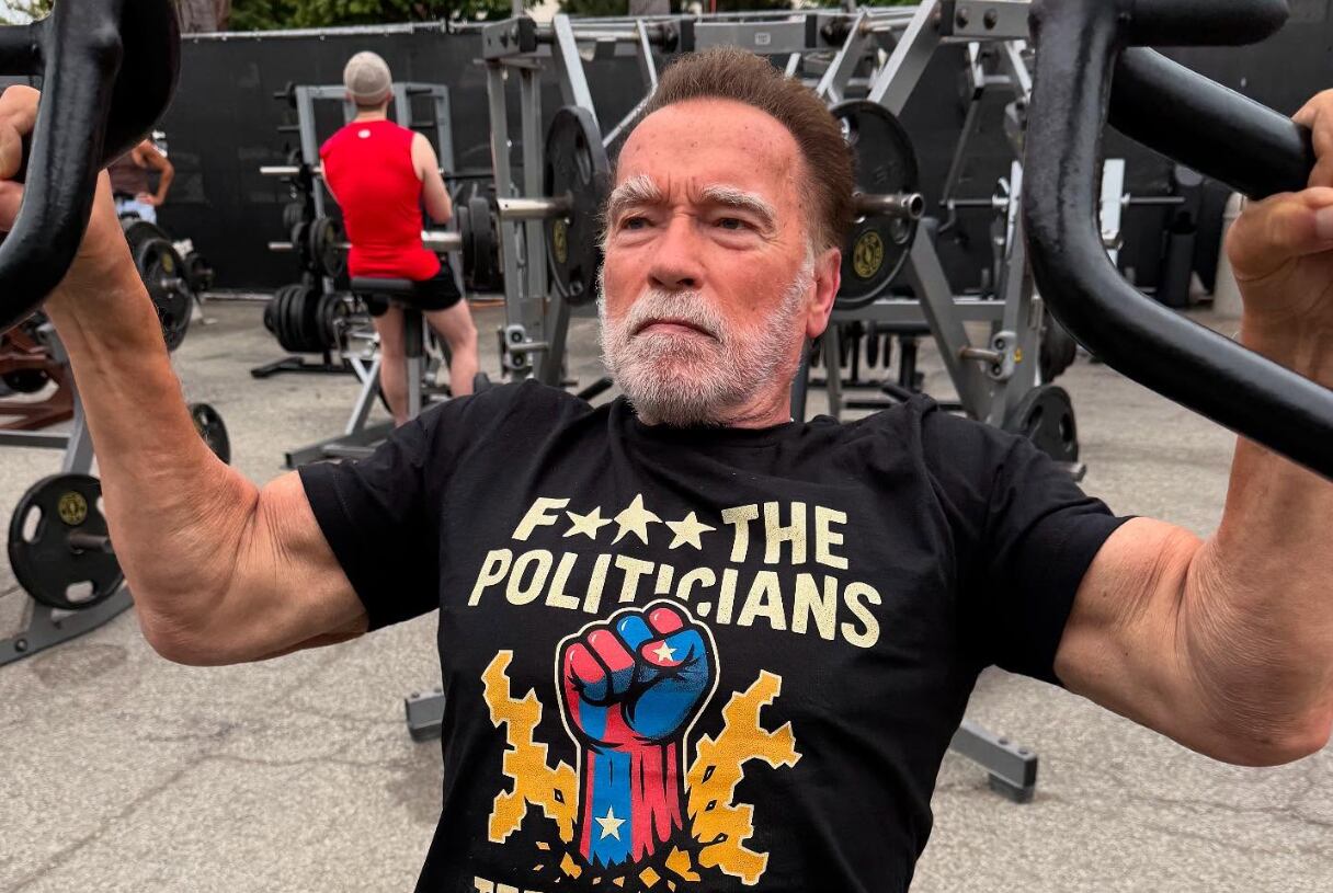 Arnold Schwarzenegger revela su alimento estrella para reemplazar batidos y mejorar la presión arterial, el corazón y el rendimiento físico.