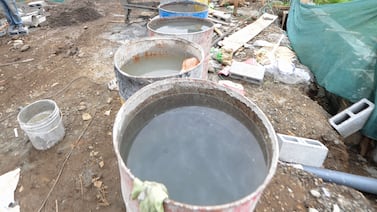 ‘¿Quién va a tomar agua con barro y lombrices?’: doña Maritza lleva 50 años sufriendo la falta de agua en Aserrí