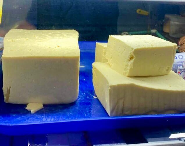 Los investigadores también encontraron  locales donde se venden este tipo de productos sin adecuada manipulación y empaquetado. Foto: UNA.