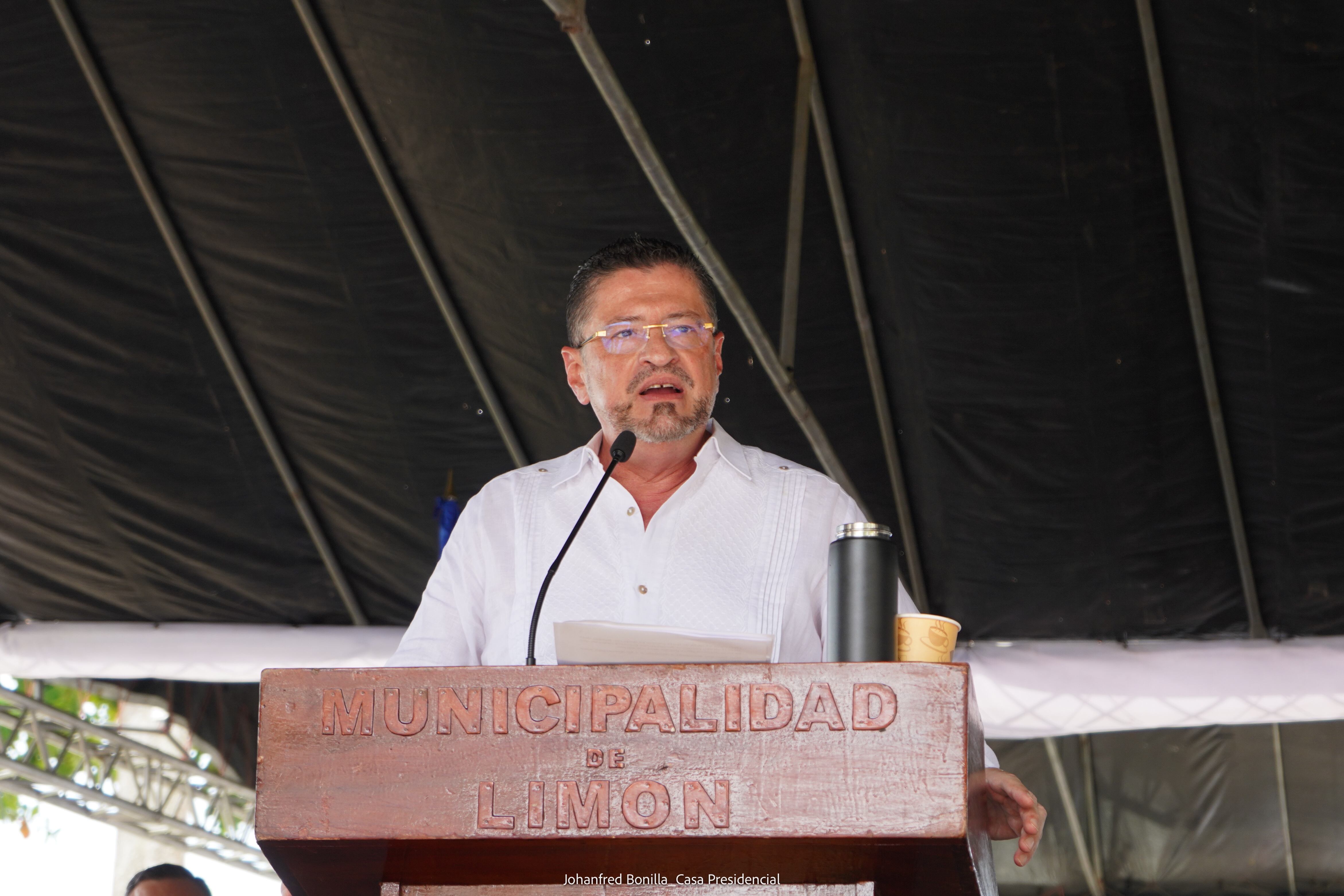 Rodrigo Chaves en Limón.