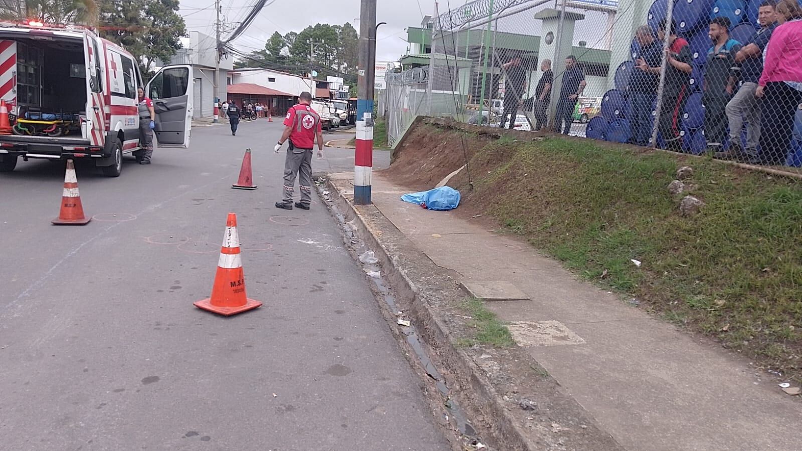 Un hombre fue ultimado a tiros mientras caminaba por vía pública en Cartago.