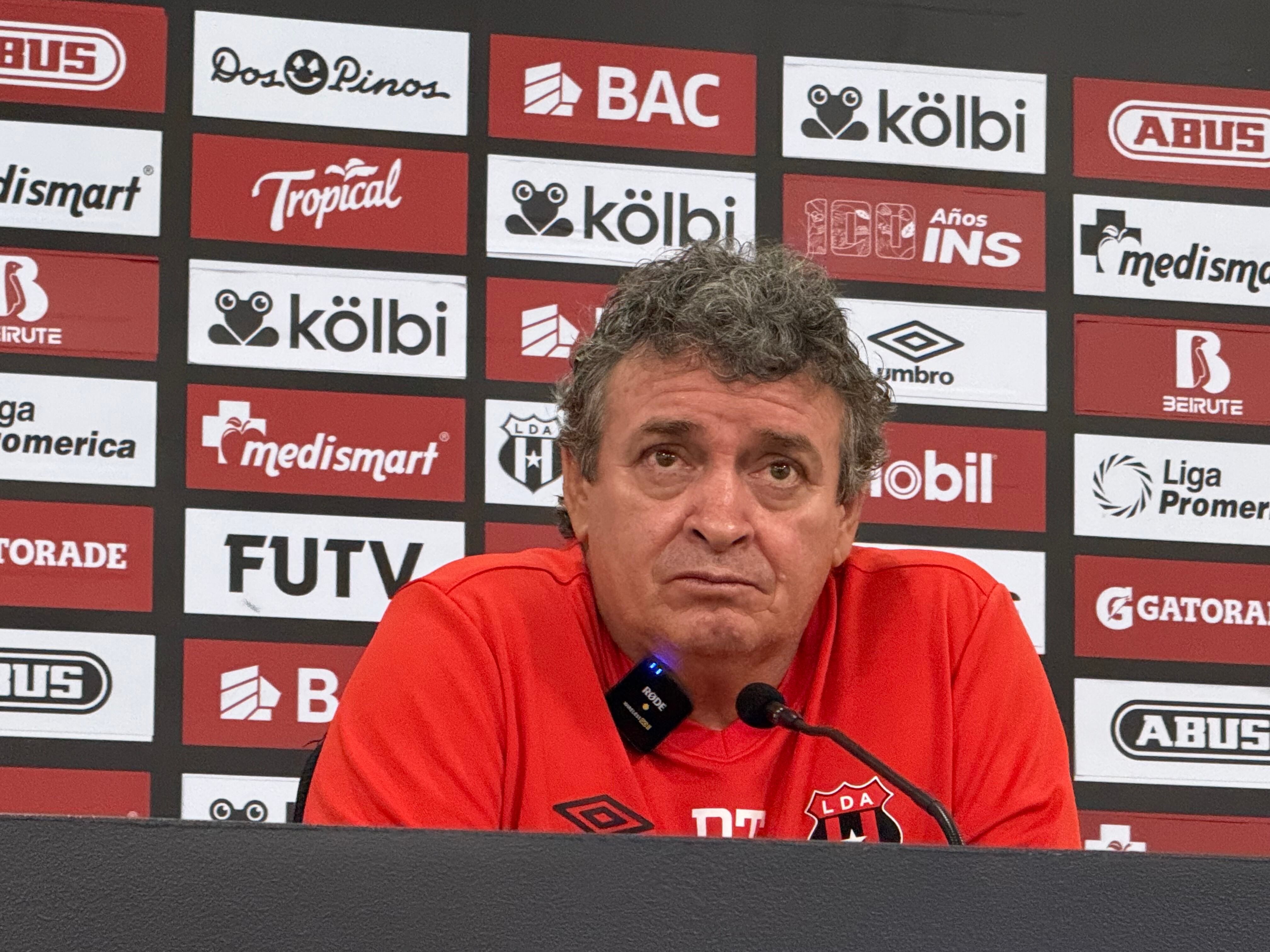 Óscar Ramírez procura que sus jugadores se quiten de inmediato el chip de la Selección de Costa Rica y sigan en lo suyo con Liga Deportiva Alajuelense.