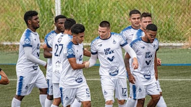 Equipo que entrena Alonso Solís mantiene su disputa en la mesa en el campeonato de Linafa