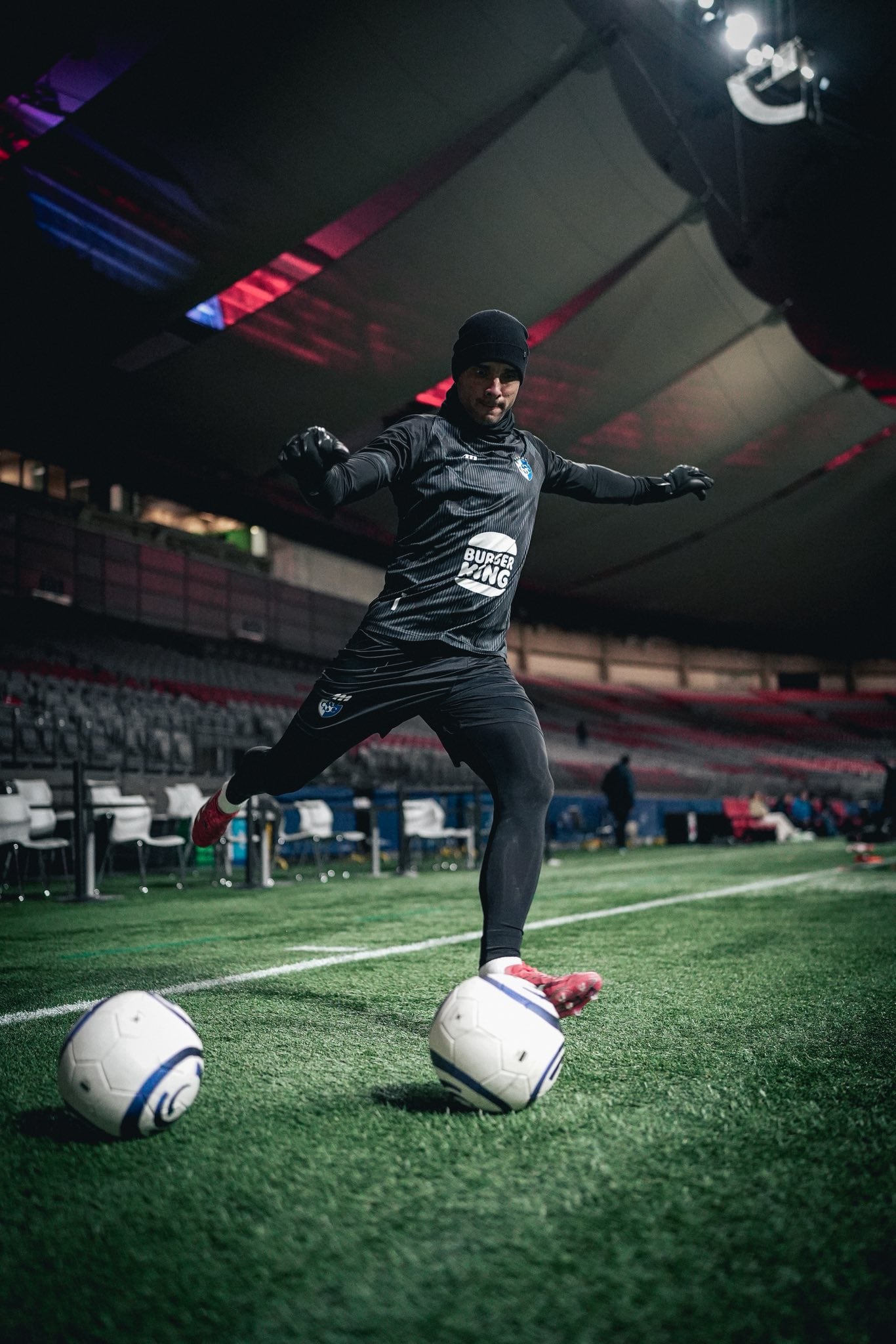 Kevin Briceño trató de protegerse al máximo del frío que impera en Canadá.