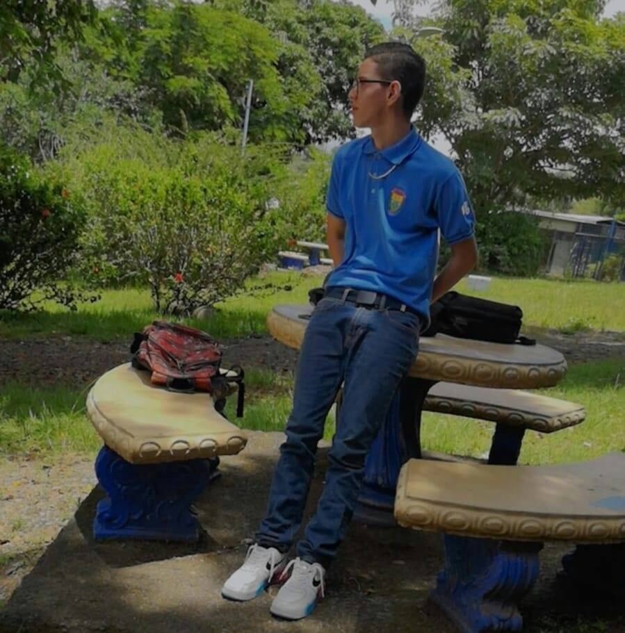 La muerte de David Gabriel Marín Acuña, en Santa Ana, enluta a una misma familia, pues un primo de 14 años que jugaba con un rifle de copas le disparó sin saber que estaba cargado. Foto: Cortesía.