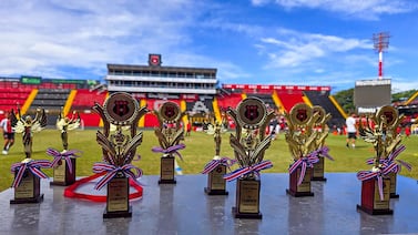 Alajuelense premia a los campeones