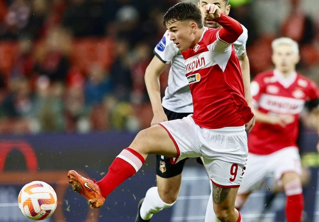 Manfred Ugalde acumula cinco partidos con el Spartak de Moscú. El delantero costarricense ya se estrenó en las redes.