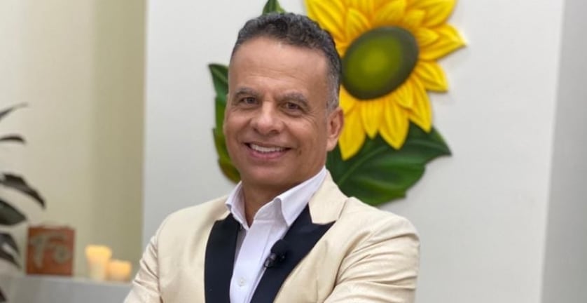 Giovanni Calderón, "El profe Calderón", presentador de canal 8.