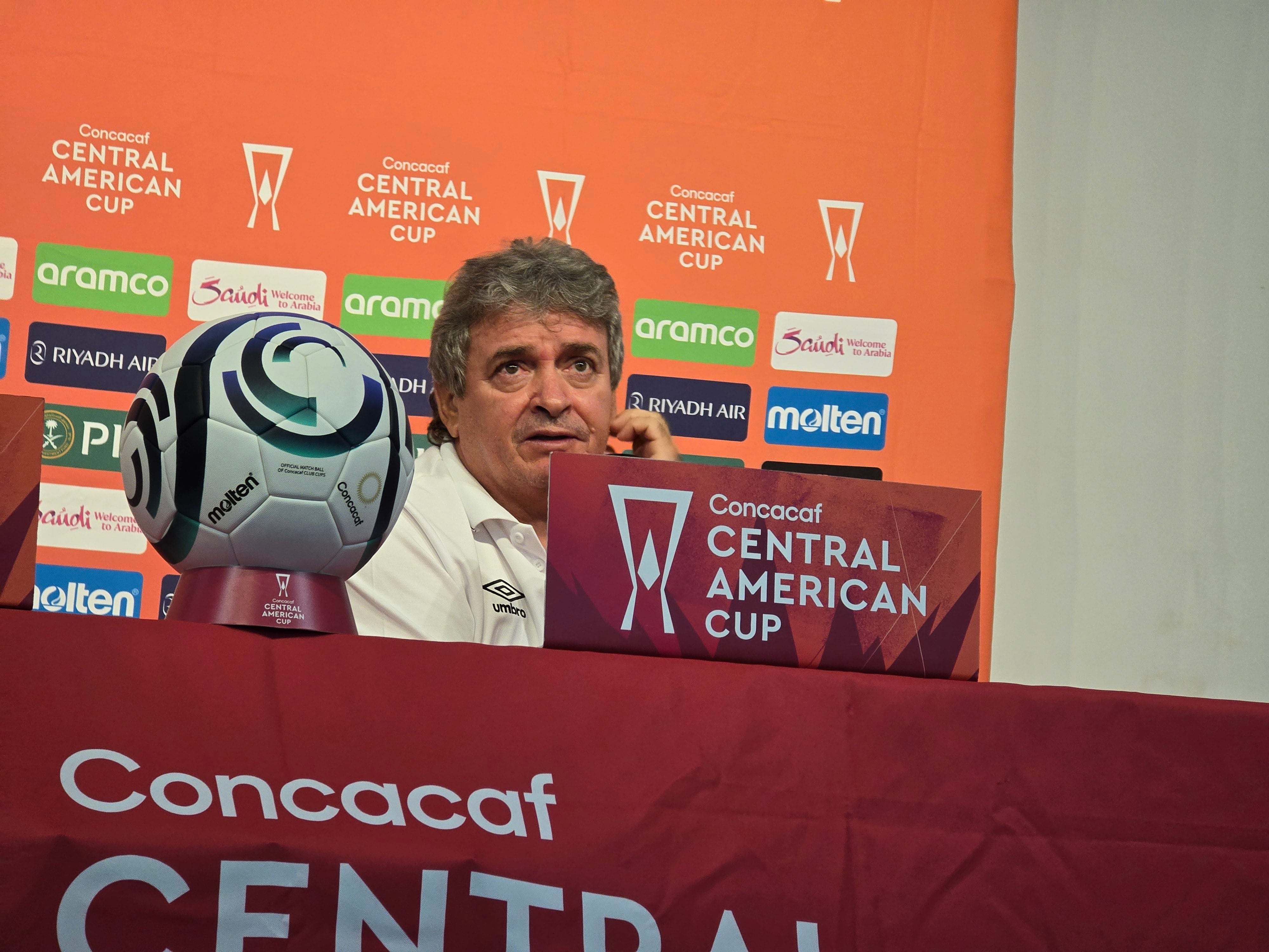 Óscar Ramírez dejó ver parte de lo que tiene en mente para el partido definitivo entre Alajuelense y Motagua, por el pase a a la final de la Copa Centroamericana de Concacaf.