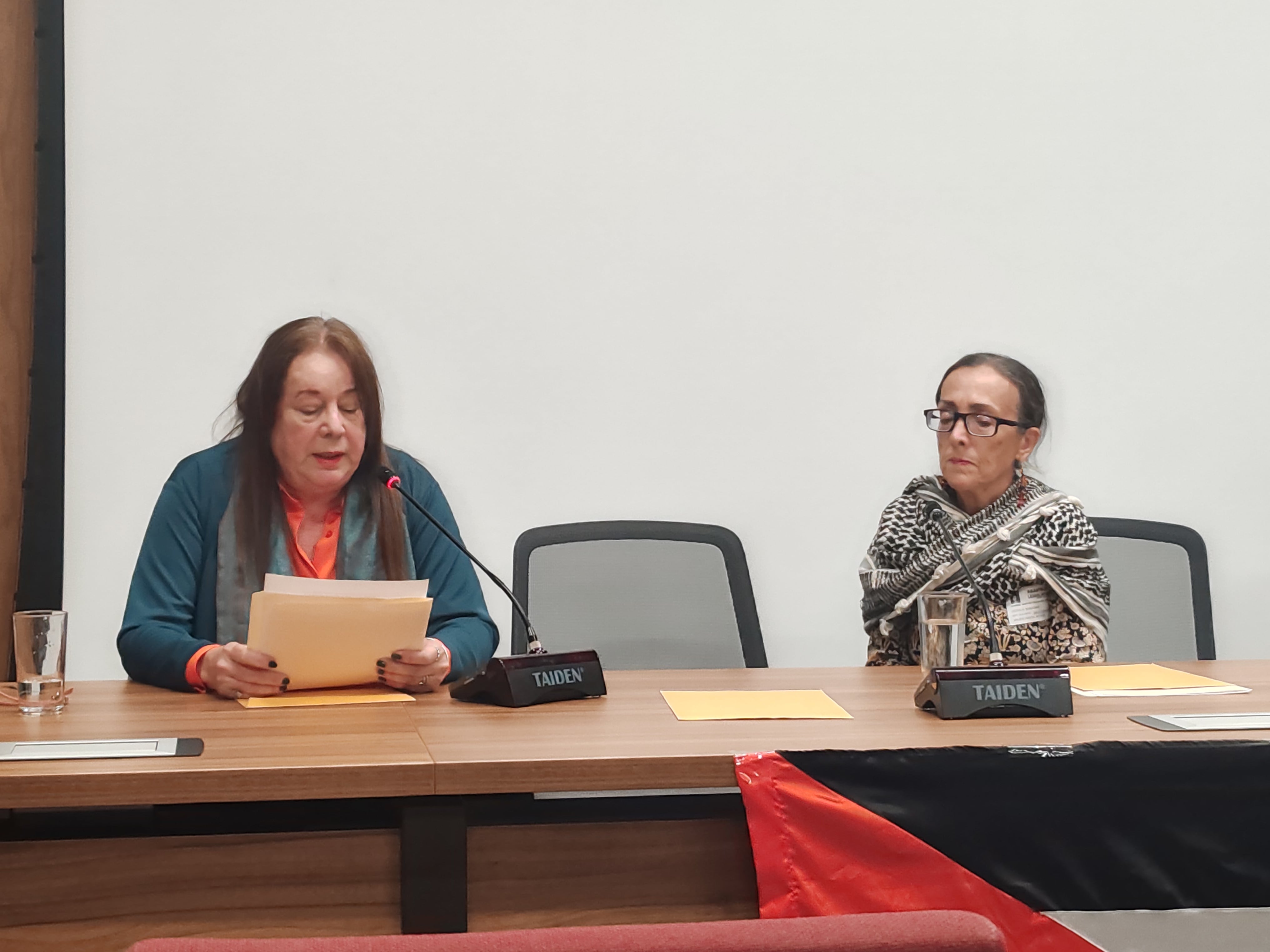 Conferencia premios nacionales contra TLC Israel