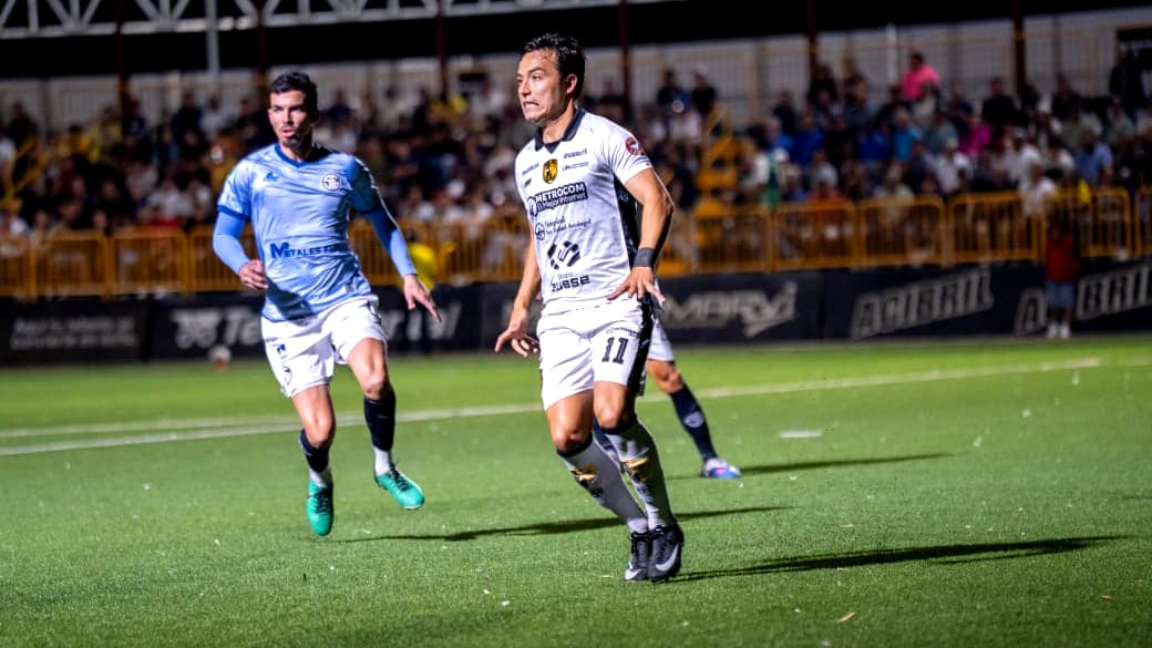 Erick Cubo Torres hablo de la marca que recibe de los defensas