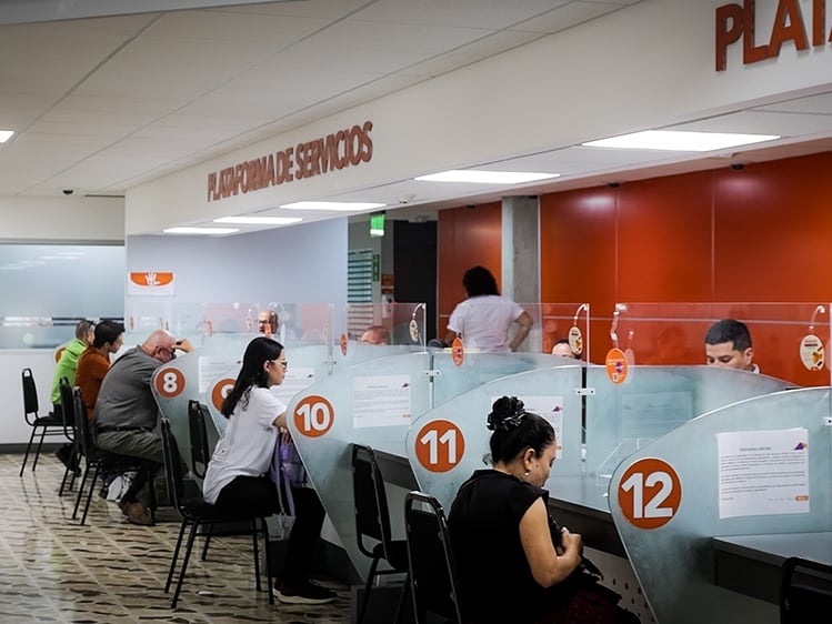 El Banco Popular incorporó el 80,5% del ‘banco bueno’ de Coopeservidores, eso le ayudó a aumentar el volumen de créditos a ¢3.273.613 millones en agosto de 2024, y a sumar 65.800 clientes. Imagen con fines ilustrativos.