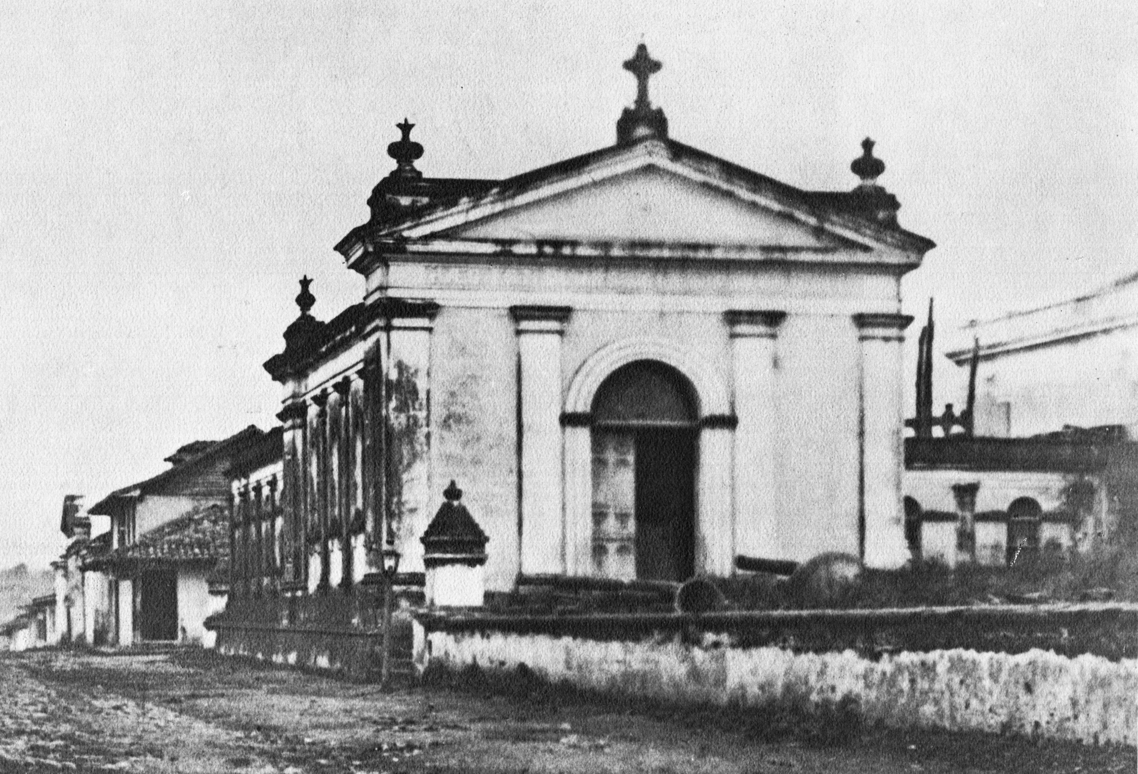 La capilla del Sagrario, ubicado en la esquina suroeste de avenida 2 y calle 1, hacia 1871.