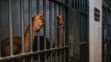 Sentencian a 14 años de cárcel a sujeto por abuso contra su hijastra menor de edad