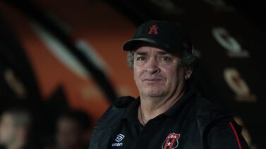 Óscar Ramírez dice que Alajuelense va en alzada y le deja un recado a Wálter Centeno