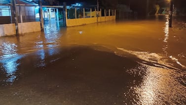 Desborde del río Sixaola obliga a evacuar a 45 personas en Talamanca