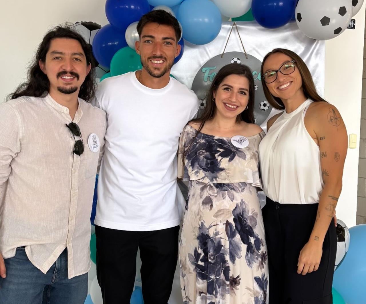 Diego Villalobos (hermano mayor de Mauricio y Gloriana), Mauricio Villalobos, Milena (Esposa de Diego) y Gloriana Villalobos disfrutaron el fin de semana pasado del té de Federico Villalobos.