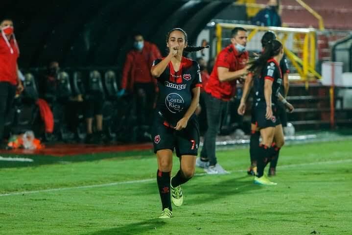 Viviana Chinchilla, gol olímpico en el clásico