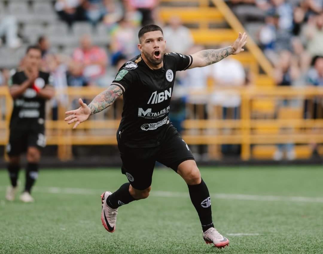 Sporting FC y Cartaginés se enfrentaron el 1 de diciembre, en el estadio Ernesto Rohrmoser.