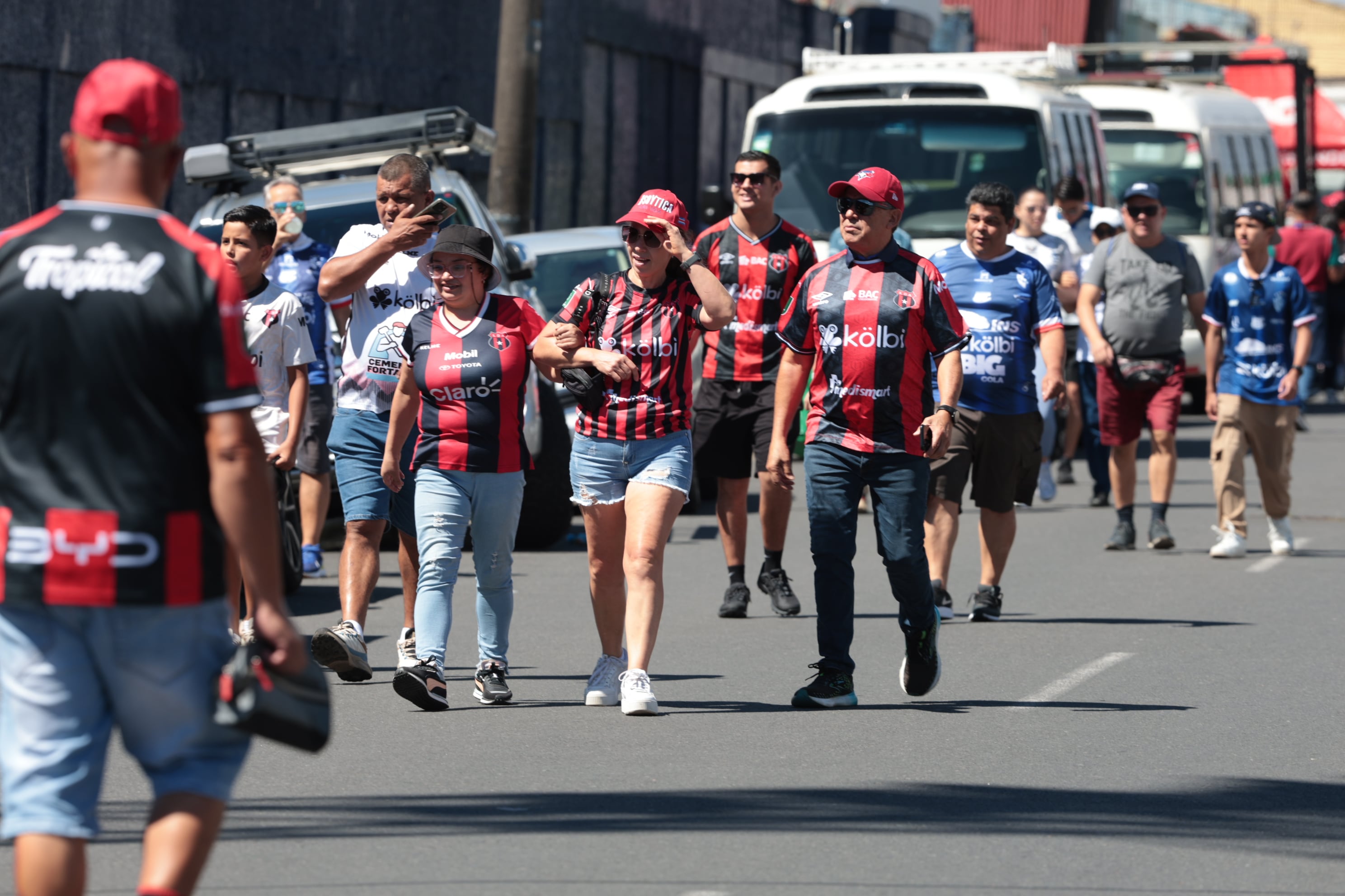 30/11/2025/ Juego entre Club Sport Cartagines vs Liga Deportiva Alajuelense por la fecha 17 del torneo apertura de l Liga Promerica en el estadio Fello Meza / foto John Durán