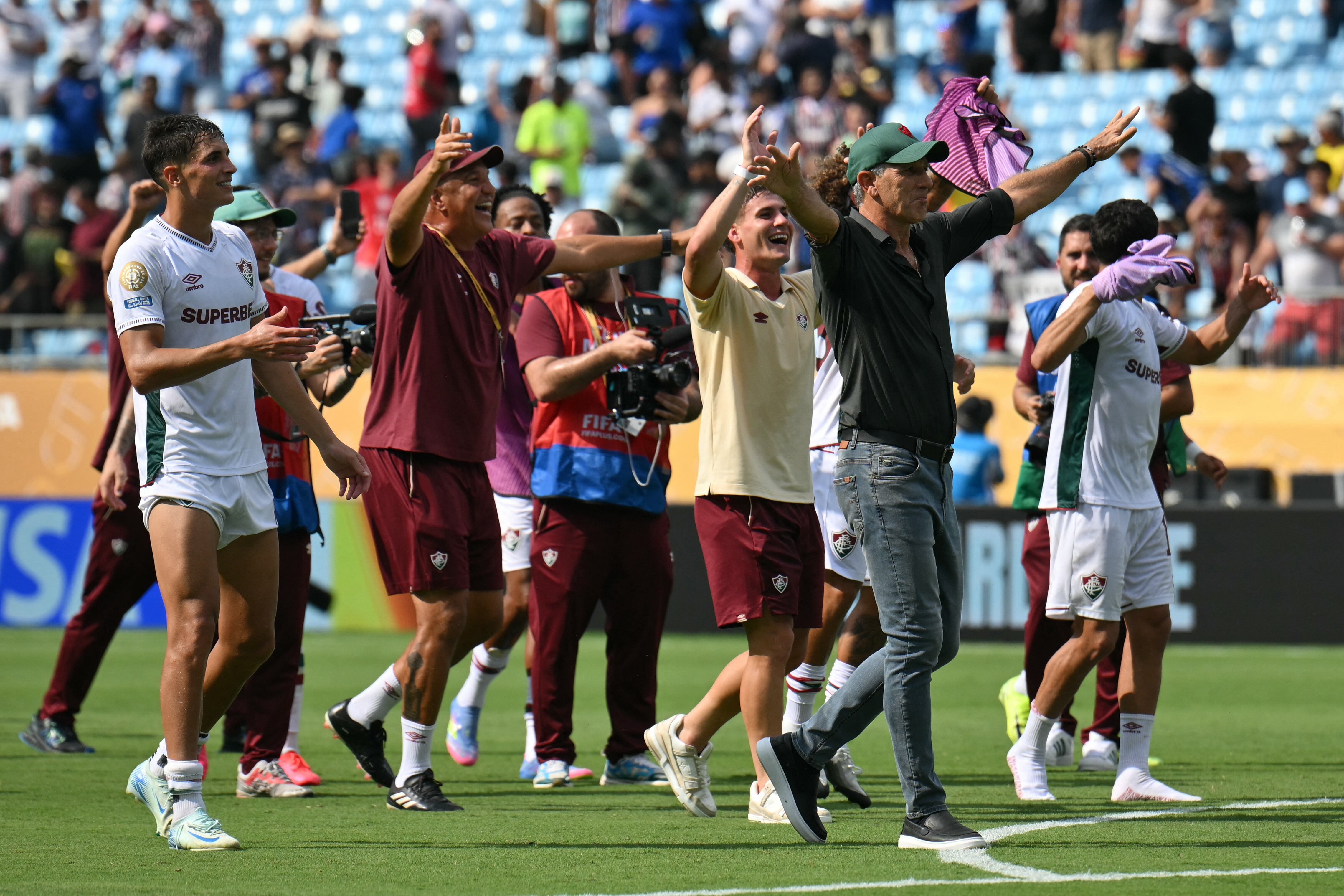 Renato, entrenador de Fluminense, celebró el pase a cuartos de final del Mundial de Clubes.