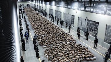 El Salvador extiende por 2 años detención de 88.000 presuntos pandilleros: así serán los juicios