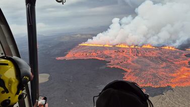 Alerta en Islandia: imponentes imágenes de la erupción volcánica en la península de Reykjanes