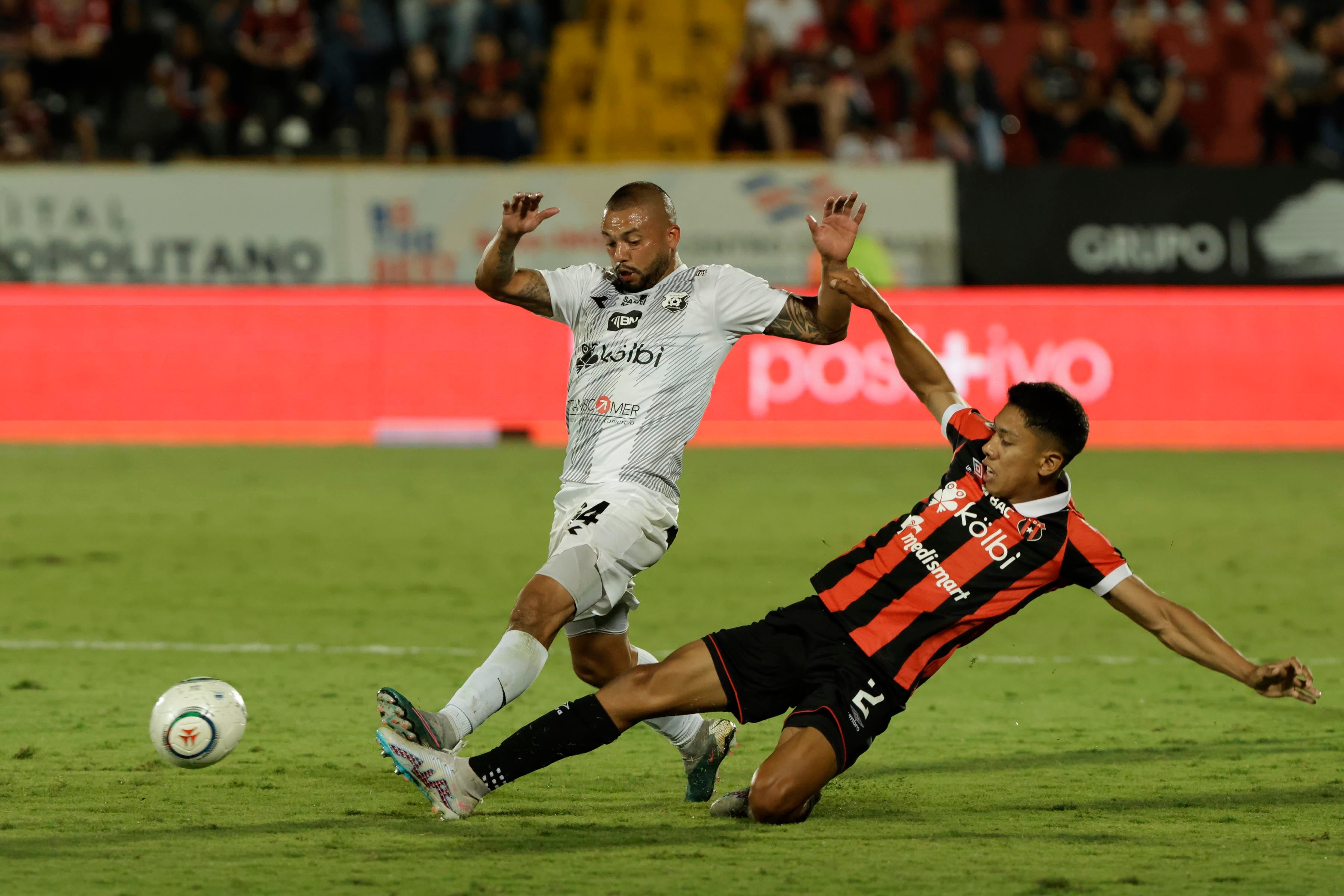 24/02/2024. Estadio Alejandro Morera Soto, Alajuela. Hora: 06:00 p.m. Partido de la Jornada 9 del Torneo de Clausura 2024 disputado entre la Liga Deportiva Alajuelense (LDA) y el Club Sport Herediano en el Estadio Alejandro Morera Soto de Alajuela. Fotos: Mayela López