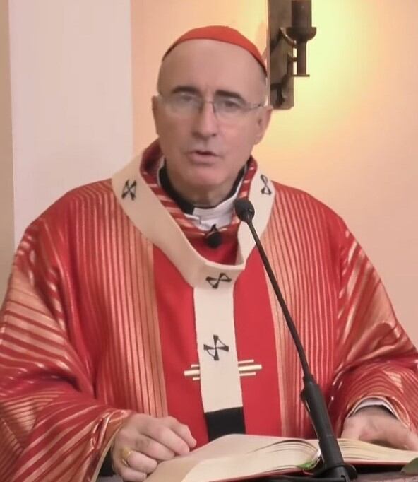 Foto plano medio del arzobispo de Montevideo, Daniel Sturla.