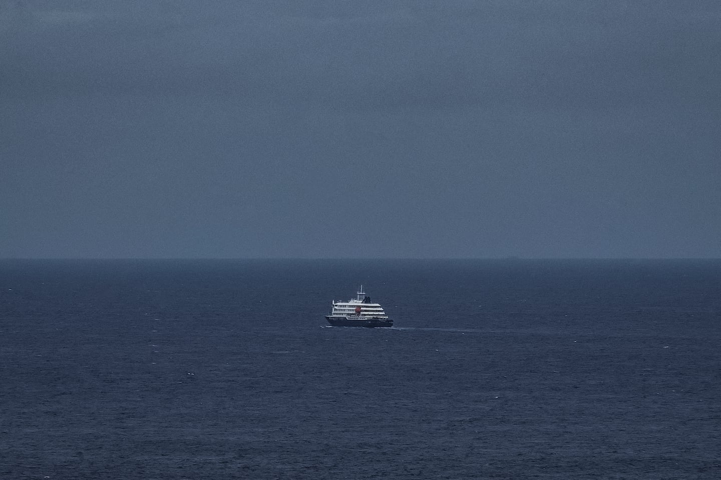 Crucero con enfermos por hantavirus llegará el domingo a Canarias, donde iniciará repatriación de pasajeros
