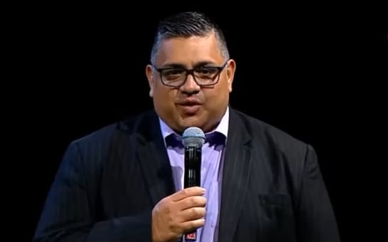 A Cristian Sandoval le recordaron sus tiempos de “chiquillo” con una singular foto