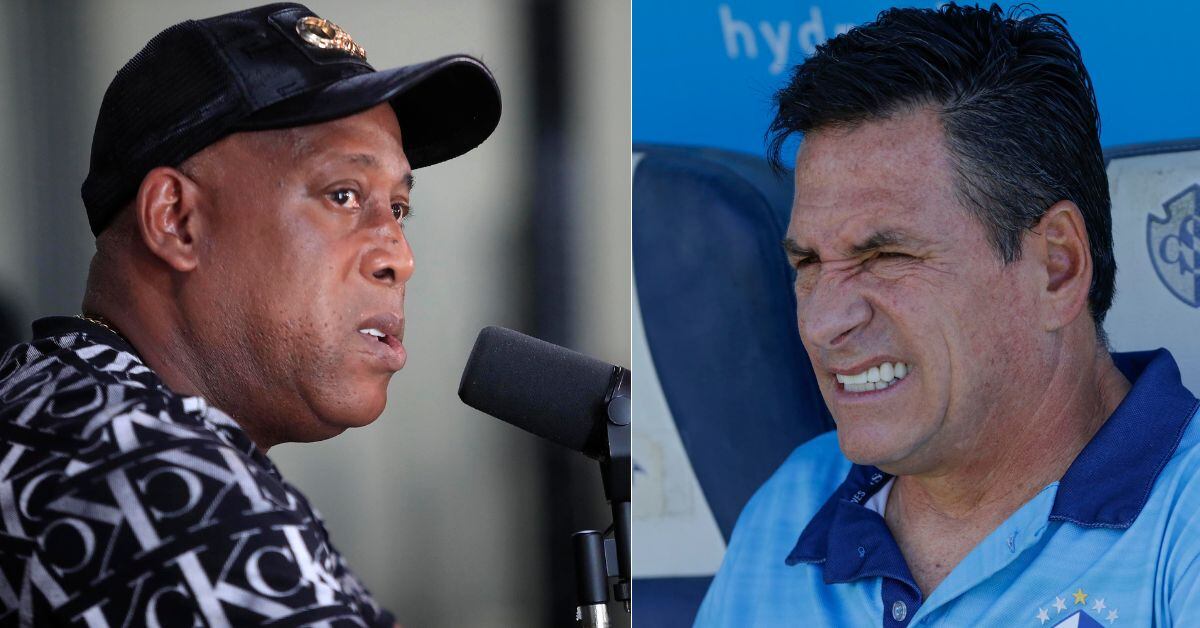 Hernán Medford y Mario García sostienen un pulso desde el banquillo en el partido entre Sporting y Cartaginés.