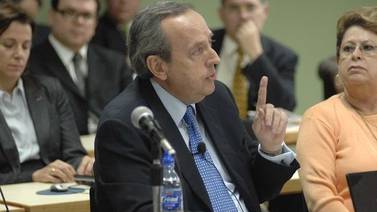 Tribunal ratifica que expresidente Calderón no debe pagarle daños a la CCSS