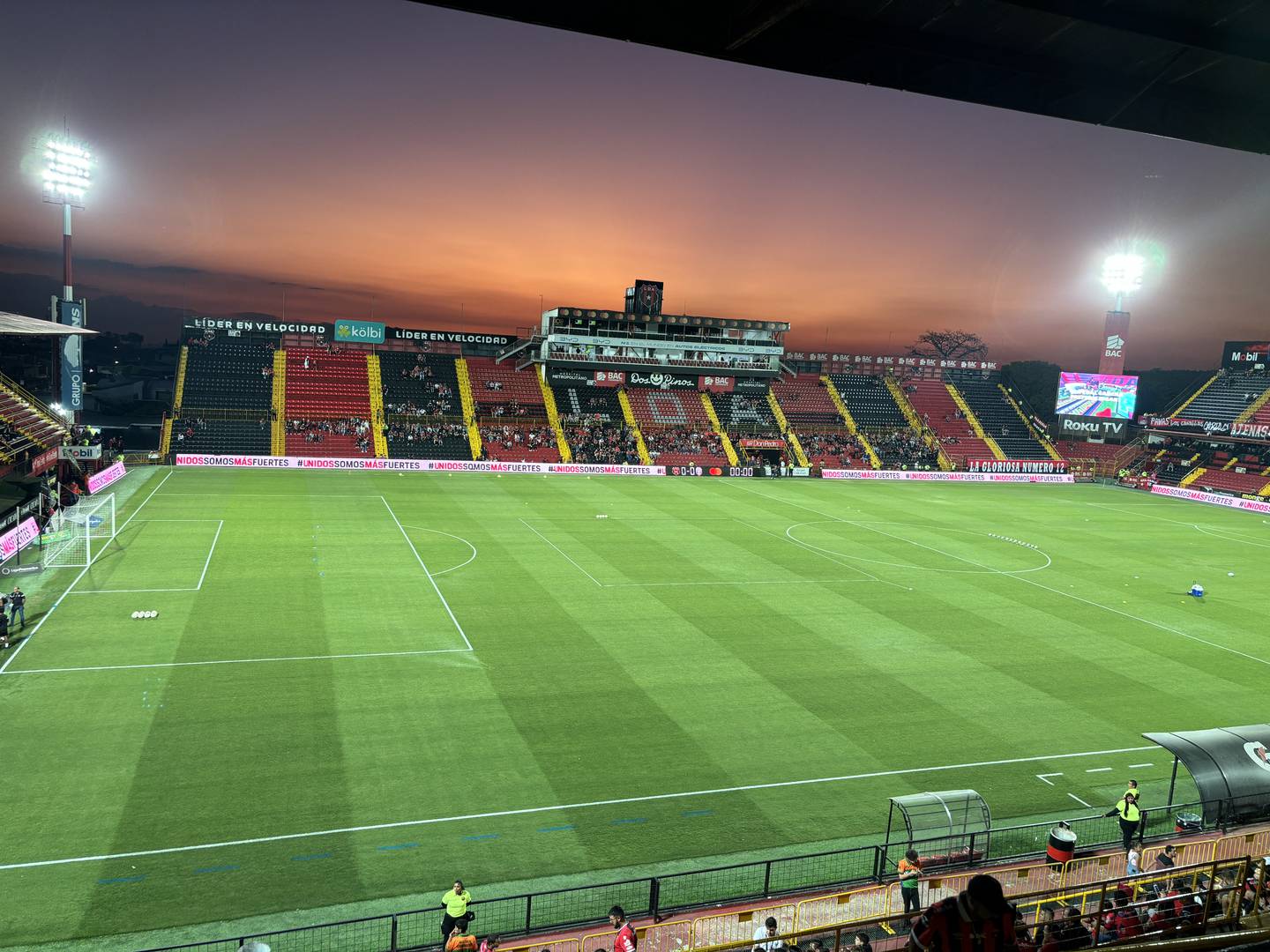 El partido entre Liga Deportiva Alajuelense y San Carlos empezará a las 7 p. m. en el Estadio Alejandro Morera Soto.