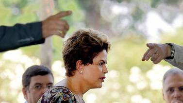 Presidenta Dilma Rousseff  contra la pared ante posible juicio político