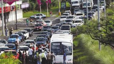 Transportistas llaman a protesta si Gobierno cede ante informales