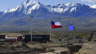 Chile inicia despliegue militar para frenar migración irregular proveniente de Bolivia y Perú