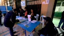 Una Guatemala sacudida por crisis de corrupción ya abrió las urnas para las elecciones