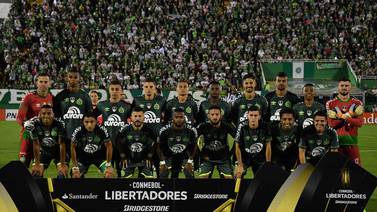 Chapecoense celebra su primer título tras la tragedia y ahora se dirige a Medellín